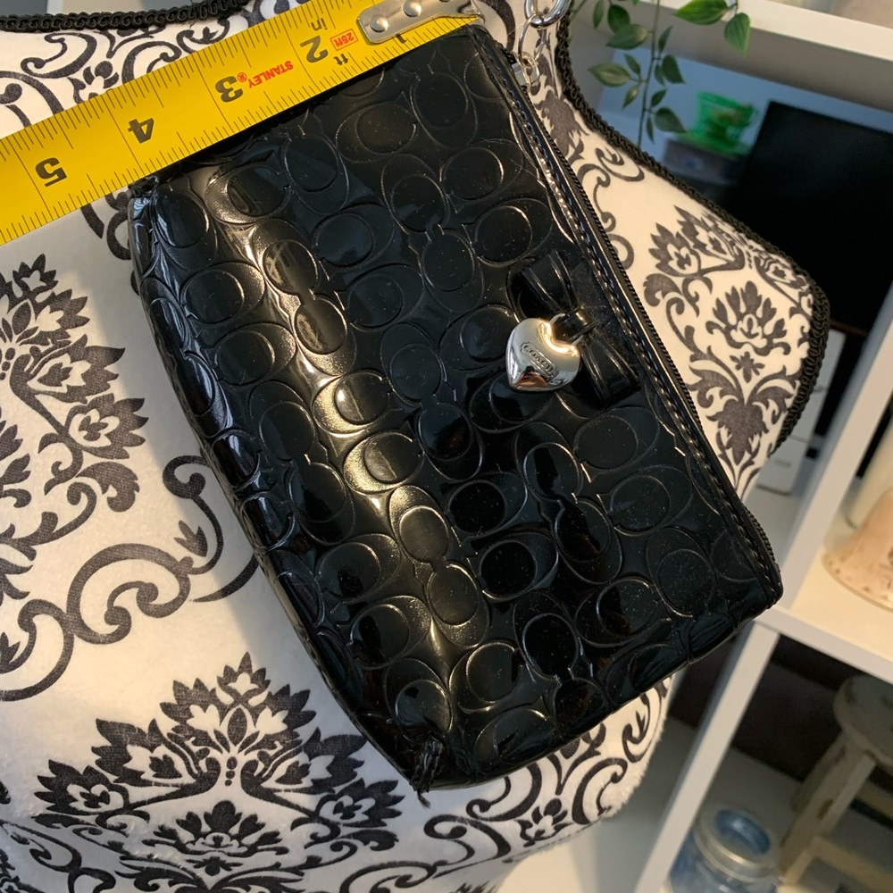 Coach - Picture 2 of 5